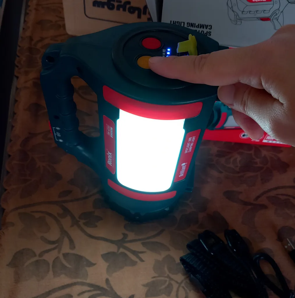 نورافکن دستی رونیکس مدل SPOTLIGHT.300L با نور مهتابی