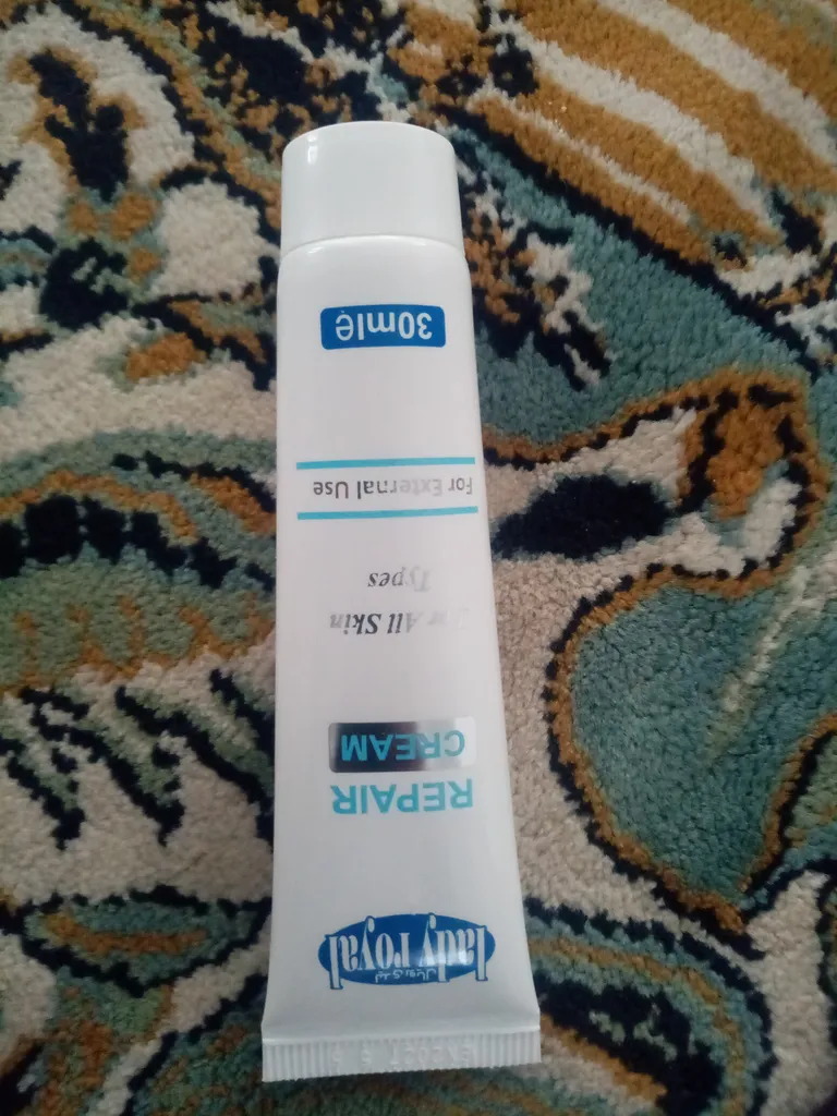 کرم ترمیم کننده لیدی رویال مدل 002 حجم‌ 30 میلی لیتر