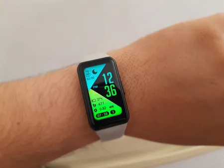 مچ بند هوشمند آنر مدل Band 6 NFC