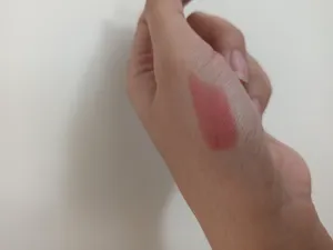 تجریه خرید رژ لب جامد گلدن رز شماره 03