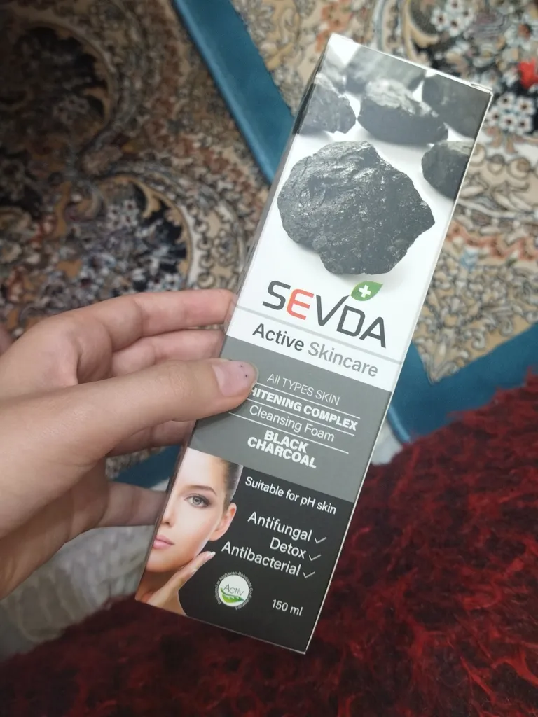 فوم شستشو صورت سودا مدل ذغال فعال حجم 150 میلی لیتر