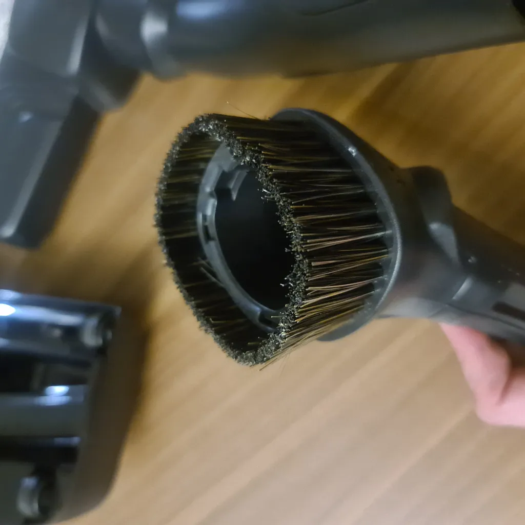 جاروبرقی 2200 وات آ ا گ مدل VX82-1-ÖKO