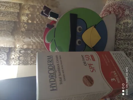 کرم ضدآفتاب هیدرودرم مدل Medium Beige SPF50، حجم 50 میلی‌لیتر