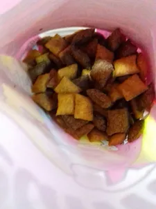 تجریه خرید غذای تشویقی گربه دریمز مدل Snack With Beef and Chese وزن 60 گرم