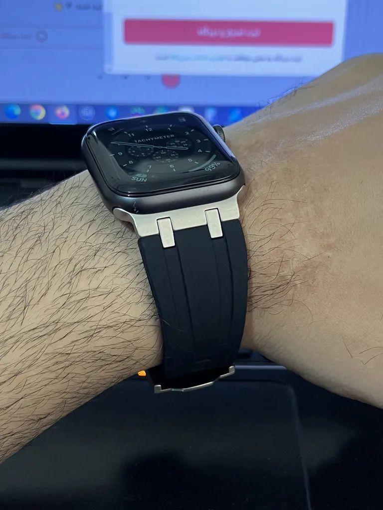 بند اسپریگ مدل Luxury AP GRD مناسب برای اپل واچ سری Se/1/2/3/4/5/6/7/8/9 سایز 42/44/45 میلی متری به همراه کاور