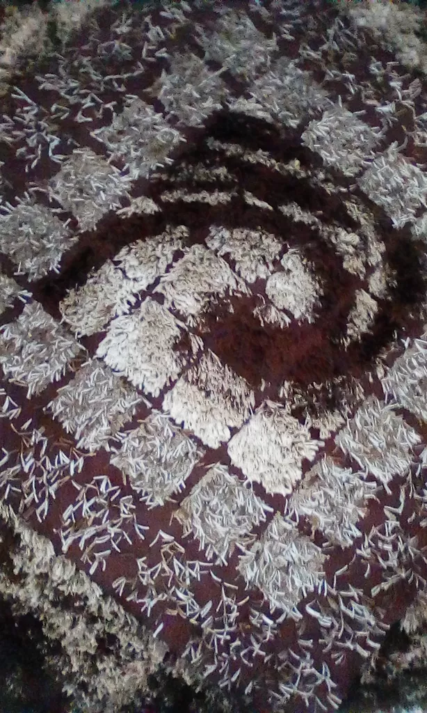 فرش ماشینی پاتریس کد 0086 زمینه قهوه ای