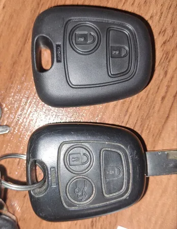 قاب ریموت سوییچ خودرو کروز پلاس مدل سه دکمه مناسب برای سمند سورن