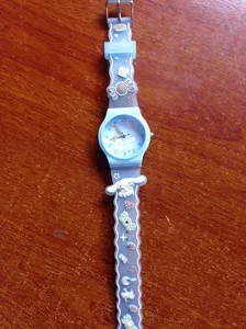 تجریه خرید ساعت مچی عقربه ای بچگانه مدل بند سیلیکونی ضد حساسیت طرح اَبْرَک