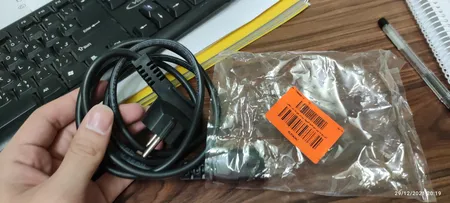 کابل برق سه پین منبع تغذیه کامپیوتر دی-نت طول 1.8 متر