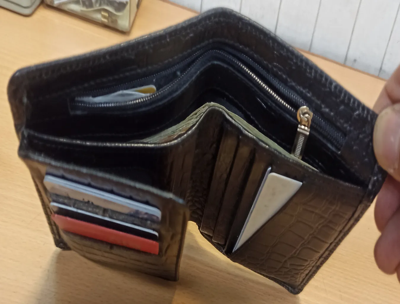 کیف پول مردانه بیورا مدل KPK03