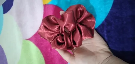 کش مو زنانه مدل اسکرانچی ساتن