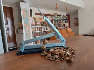 تجریه خرید گردو شکن یونیور مدل Professional 300