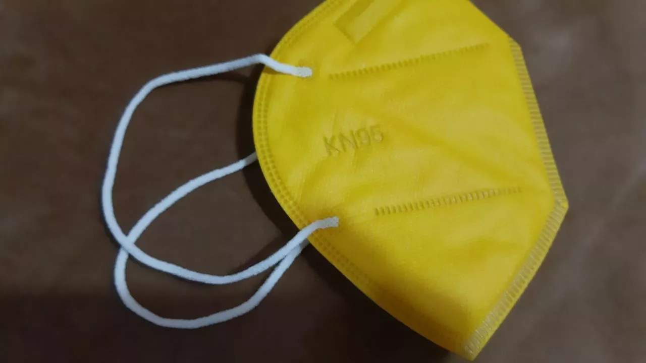 ماسک تنفسی اونلی یو مدل 5 لایه KN95Ylw-582 بسته 10 عددی