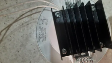 چراغ هالوژن 7 وات شاهچراغ مدل روناک بسته 12 عددی