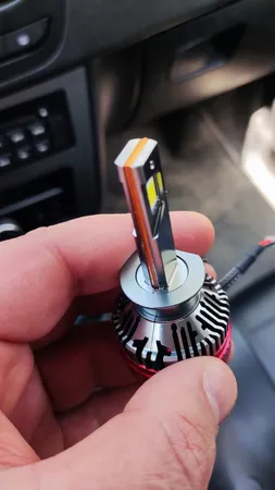 لامپ هدلایت خودرو سام مدل T20 کد H1 بسته 2 عددی