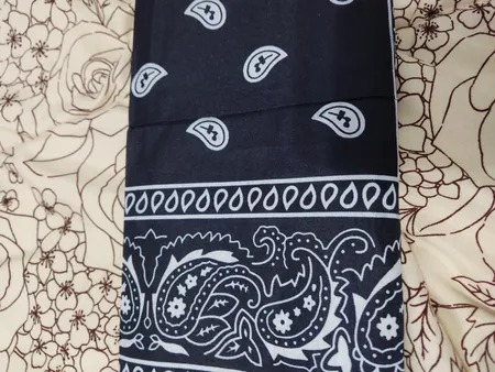 دستمال سر و گردن مدل باندانا