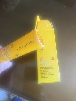 کرم ضدآفتاب و ضدلک بی‌رنگ لافارر مدل SPF30، مناسب پوست‌های خشک و معمولی، حجم 40 میلی‌لیتر