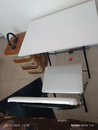 میز و صندلی تحریر تاشو و تنظیم شو باس قرمز