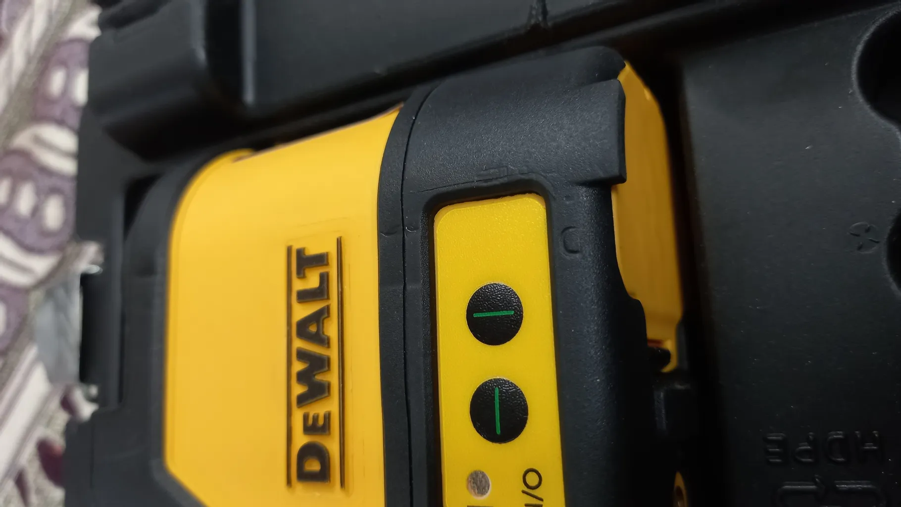 تراز لیزری  مدل DW088CG