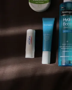 تجریه خرید بالم مرطوب کننده و ترمیم کننده لب آردن آتوپیا مدل Dry Relief وزن 4.5 گرم