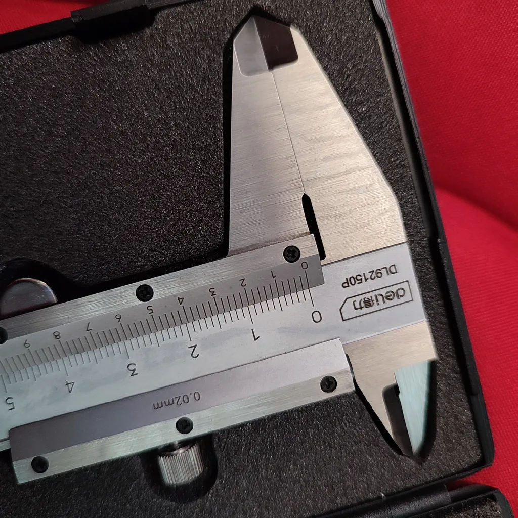 کولیس دلی مدل DL92150P گستره 0 تا 150 میلی متر