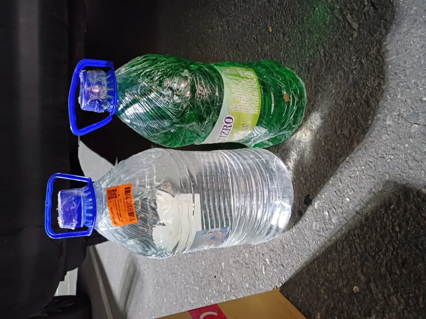 آب رادیاتور تیزرو صنعت مدل AR40 حجم 4 لیتر