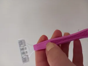 تجریه خرید خود تراش زنانه افکس مدل Heron بسته 4 عددی