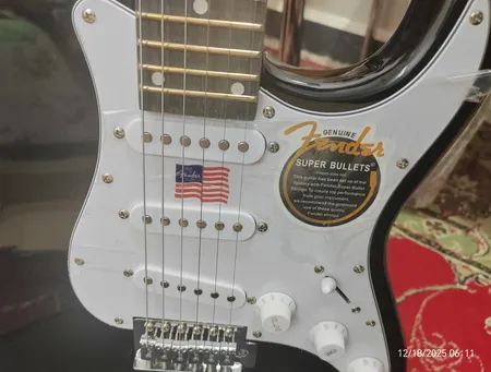 گیتارالکتریک فندر مدل اسکوایر سایز 4/4