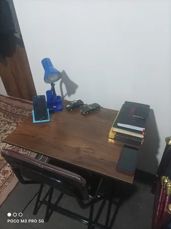 میز و صندلی تحریر تاشو و تنظیم شو یاس آبی