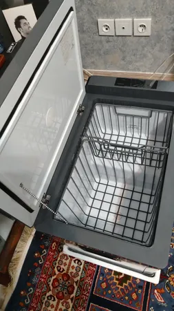 یخچال فریزر خودرو ایستکول مدل 4040