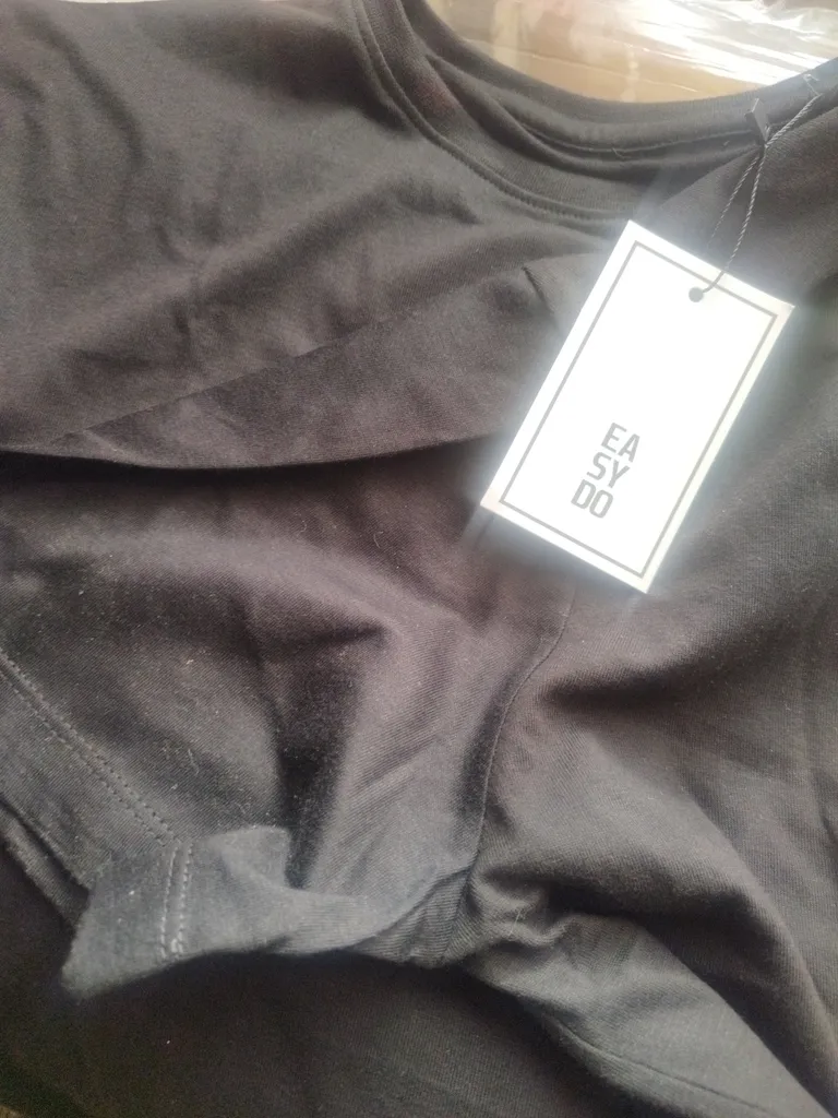 تی شرت آستین کوتاه زنانه ایزی دو مدل 410824100080099100176 رنگ مشکی