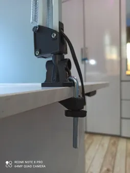 چراغ مطالعه مدل EN-101 همراه با لامپ ال ای دی 6 وات سهند E27