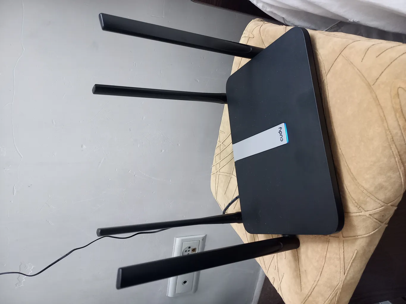 مودم روتر بی سیم 4G LTE کودی مدل LT500