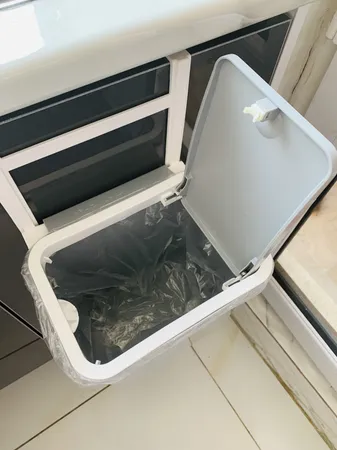 سطل زباله کابینتی لیمون مدل تاچ کد IL1049