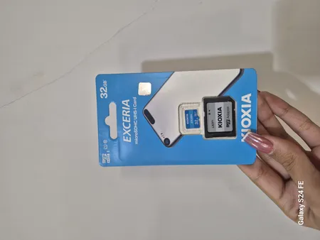 کارت حافظه‌ microSDHC کیوکسیا مدل EXCERIA کلاس 10 استاندارد UHS-I U1 سرعت 100MBps ظرفیت 32 گیگابایت به همراه آداپتور SD