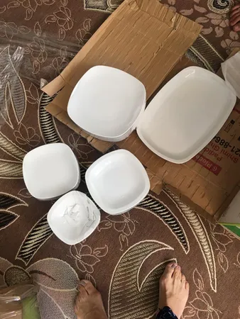 سرویس 27 پارچه چینی زرین ایران مدل کواترو سفید درجه عالی