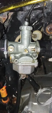 اسپری پاک کننده گریس و چربی موتورسیکلت روناکس مدل D10 حجم 450 میلی لیتر