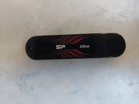 فلش مموری سیلیکون پاور مدل Blaze B10 ظرفیت 256 گیگابایت