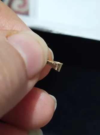 آویز گردنبند طلا 18 عیار دخترانه مدوپد طرح گل