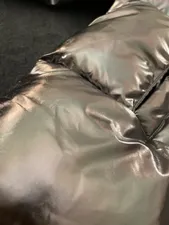 تجریه خرید کاپشن زنانه بیک بوک، از جنس پلی‌استر با طرح ساده و تنخوری معمولی، مدل MLNZ01