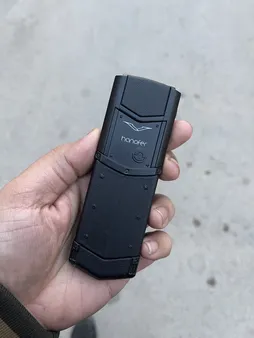 گوشی موبایل هانوفر مدل V6 Pro دو سیم کارت ظرفیت 32 مگابایت