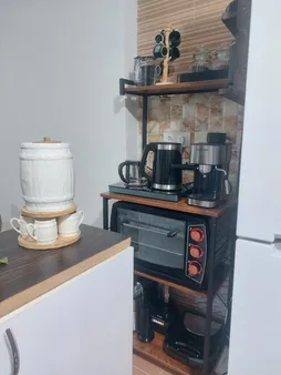 شلف دیواری دیزم مدل کافی بار کد SLF_F100_60_BRN