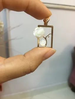 آویز گردنبند طلا 18 عیار زنانه ماهک مدل MM0556 طرح شاخه گل رز