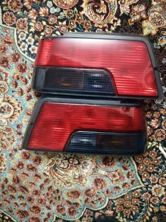 چراغ عقب راست جمع ساز مدل JT5123 مناسب برای پژو 405