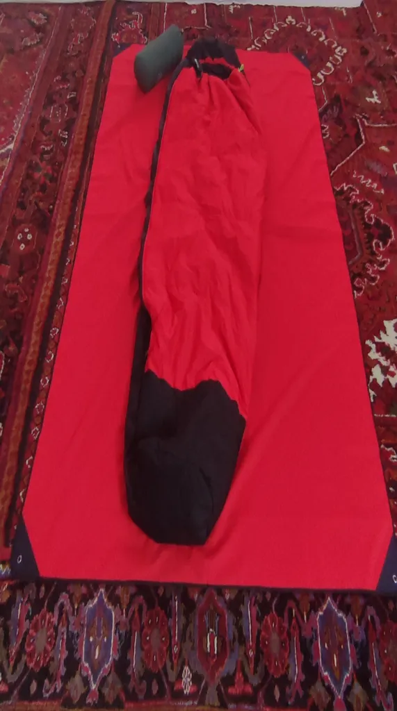 کیسه خواب گلدن بیر مدل MISHO1 به همراه زیرانداز و بالش سفری