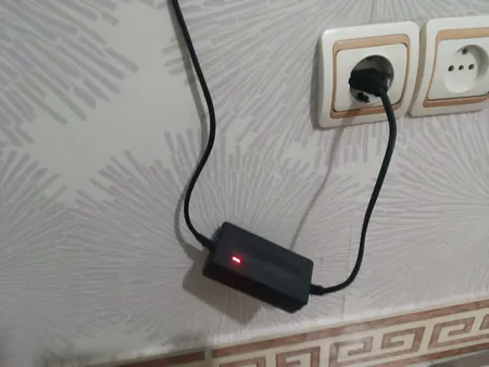 آداپتور 12 ولت 2 آمپر دی ای پی مدل dk1203_shenzhen