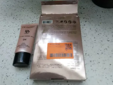 دی دی کرم رنگی لافارر SPF30 مدل 04 مناسب انواع پوست حجم 33 میلی لیتر