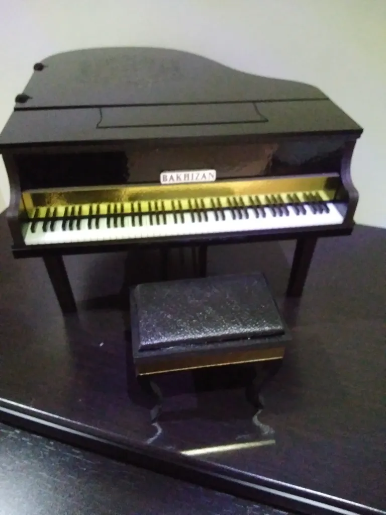 ماکت دکوری دست سازه های باخیزان مدل پیانو