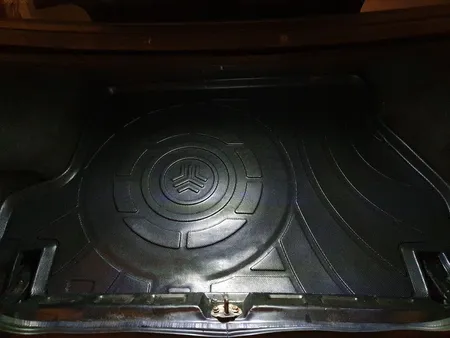 کفپوش سه بعدی صندوق خودرو پانیذ مدل MH مناسب برای پراید صبا