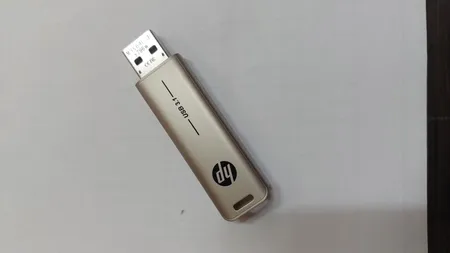 فلش مموری اچ‌پی مدل X796W ظرفیت 64 گیگابایت